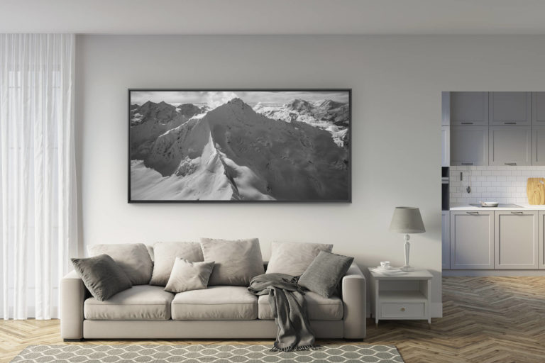 déco salon rénové - tendance photo montagne grand format - Zinalrothorn - Vue aérienne noir et blanc au sommet de la montagne de Crans Montana