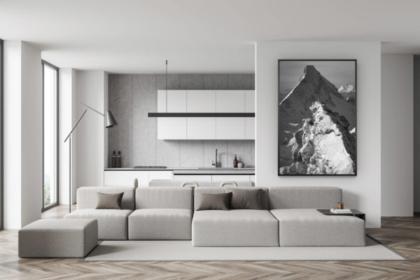 décoration murale salon suisse - photo montagne noir et blanc - déco salle à manger tendance - Zinalrothorn - Matterhorn - photo noir et blanc du sommet des Alpes et de montagne en automne avec Soleil