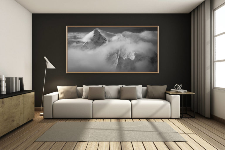 déco salon chalet rénové de montagne - photo montagne grand format -  - image panoramique matterhorn - photo de neige en montagne et de sommets des Alpes dans les nuages