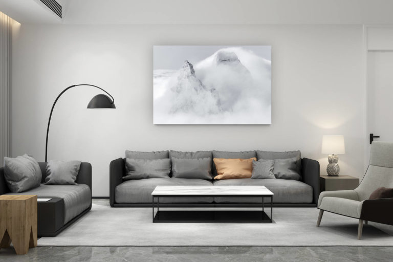 décoration salon contemporain suisse - cadeau amoureux de montagne suisse - photo Matterhorn Zermatt - cadre photo montagne noir et blanc - Sommets des montagnes Alpes dans la brume
