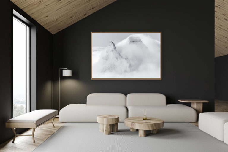 décoration chalet suisse - intérieur chalet suisse - photo montagne grand format - photo Matterhorn Zermatt - cadre photo montagne noir et blanc - Sommets des montagnes Alpes dans la brume