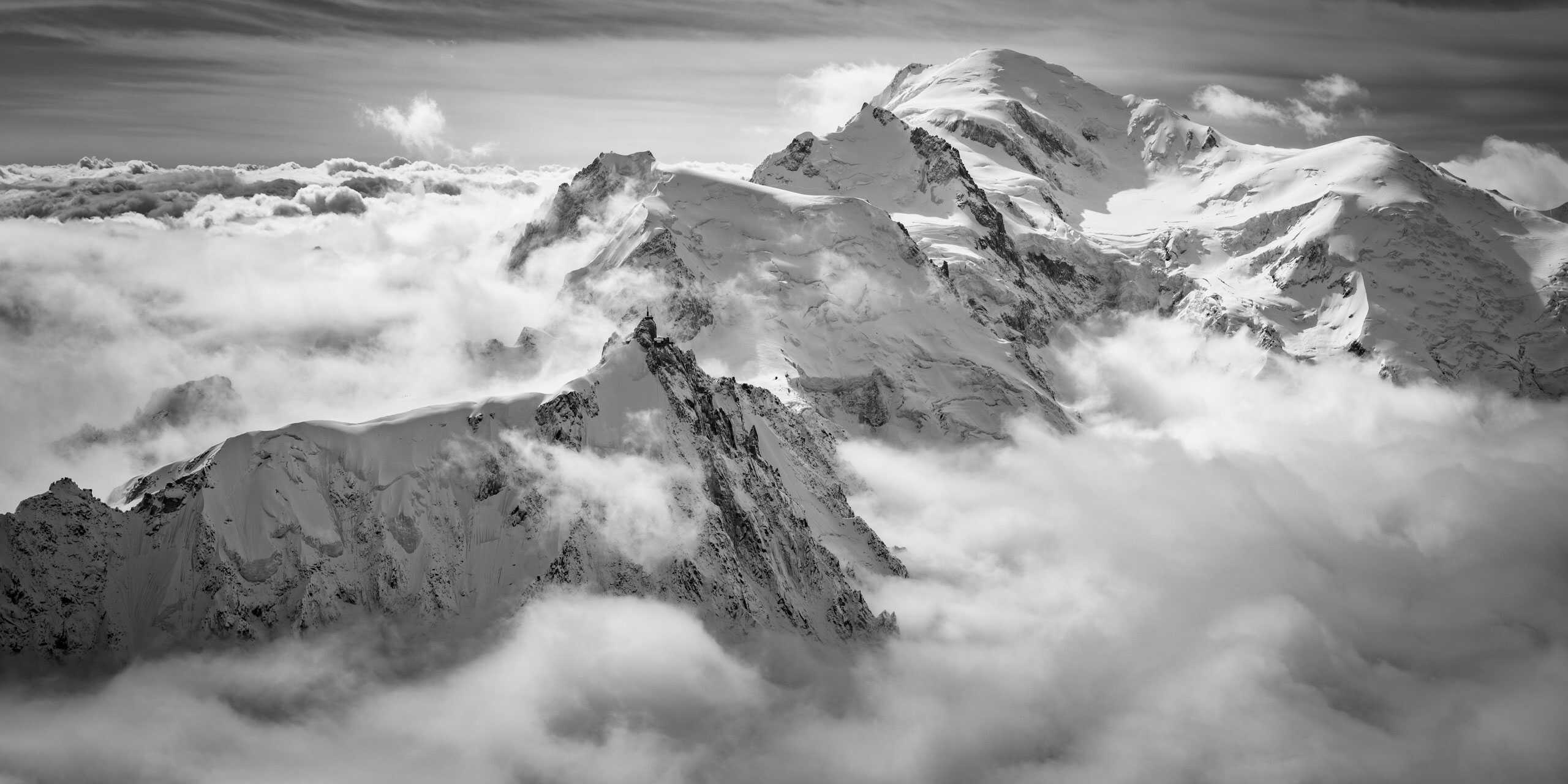 photo panoramique mont blanc et aiguille du midi