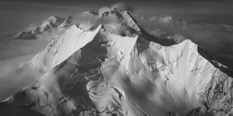 photo nadelgrat arête montagne noir et blanc à saas fee et zermatt