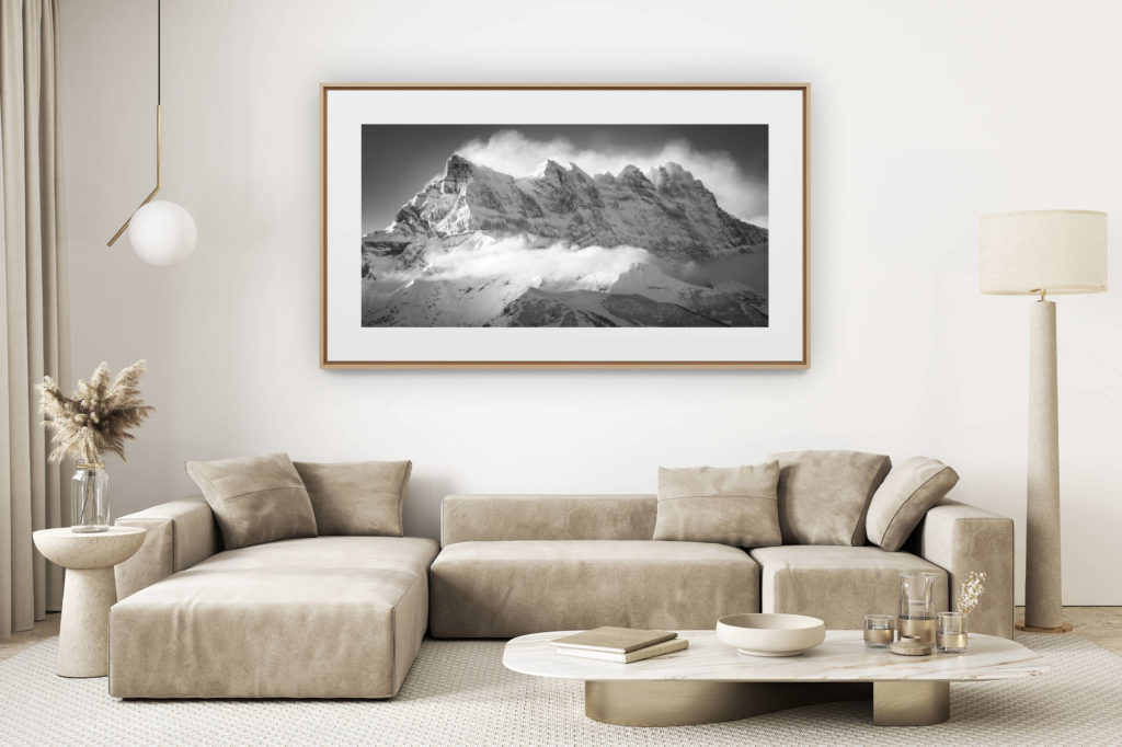 décoration salon clair rénové - photo montagne grand format - image panoramique noir des montagnes Suisses des Dents du Midi en noir et blanc