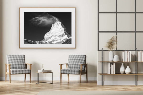 décoration intérieur moderne avec photo de montagne noir et blanc grand format -