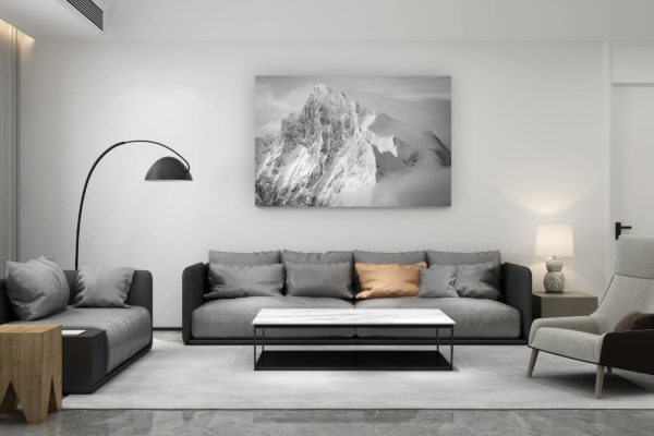 décoration salon contemporain suisse - cadeau amoureux de montagne suisse - image paysage de montagne - le Zinalrothorn dans les nuages et le brouillard