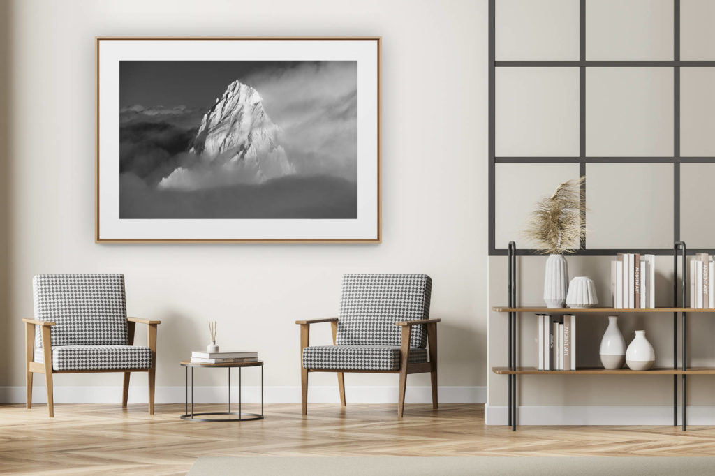 décoration intérieur moderne avec photo de montagne noir et blanc grand format - photo montagne noir et blanc chamonix - Aiguille du Chardonnet noir et blanc dans les nuages et le brouillard