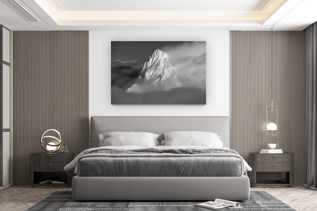 décoration murale chambre design - achat photo de montagne grand format - photo montagne noir et blanc chamonix - Aiguille du Chardonnet noir et blanc dans les nuages et le brouillard