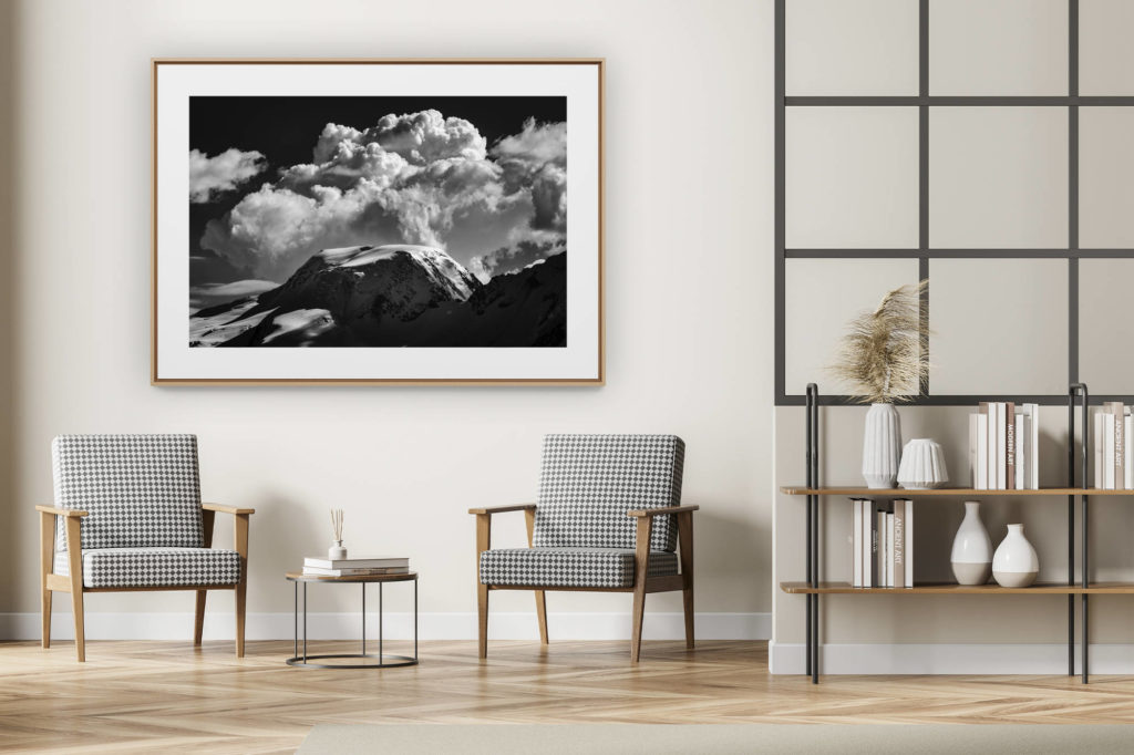 décoration intérieur moderne avec photo de montagne noir et blanc grand format - Image montagne Vallée de Saas-Fee - Alpes Valais Suisse - Alphubel vu du Saastal