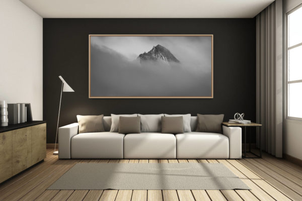 déco salon chalet rénové de montagne - photo montagne grand format -  - Val d hérens et dent d'Hérens - image de sommet de montagne noir et blanc dans les nuages
