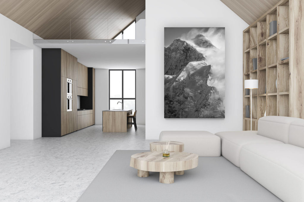 décoration chalet luxueux suisse - photo montagne grand format verticale - décoration murale design - photo Jungfrau - montagne suisse - photo noir et blanc