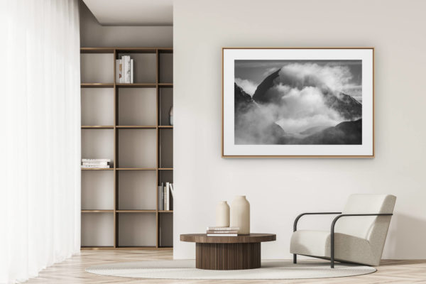 déco tendance salon moderne - photo montagne noir et blanc grand format - Monch - Encadrement photo en ligne d'un glacier des alpes Bernoises dans le brouillard et une mer de nuages