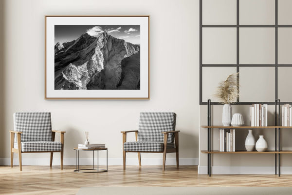 décoration intérieur moderne avec photo de montagne noir et blanc grand format - photo traversée taschhorn dom
