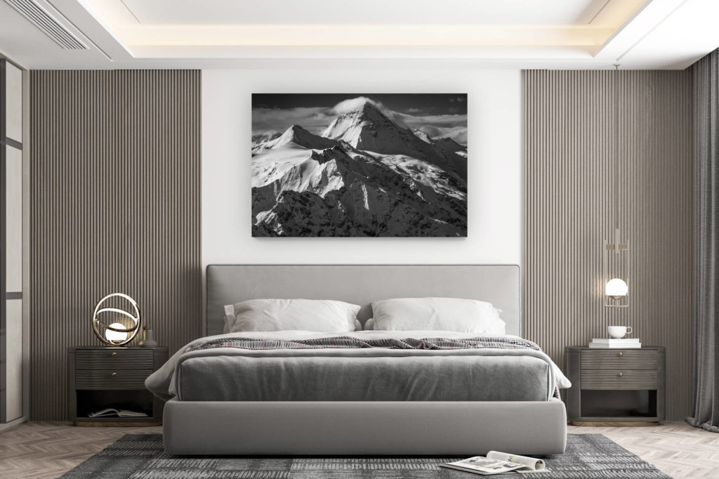 décoration murale chambre design - achat photo de montagne grand format - Photo noir et blanc de la Dent Blanche - Photo de la Reine des alpes - Photographie Dent Blanche et Grand Cornier - Enchaînement d’arêtes Tsa de l’Ano, Mourti, Bricola et la Dent Blanche