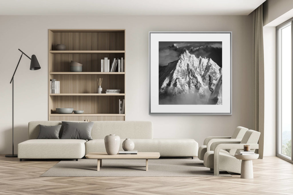 décoration chalet suisse - intérieur chalet suisse - photo montagne grand format - Image noir et blanc d'un paysage de montagne - Pic de montagne et sommet de montagne rocheuse dans les Alpes - Aiguille du Midi - Grandes Jorasses