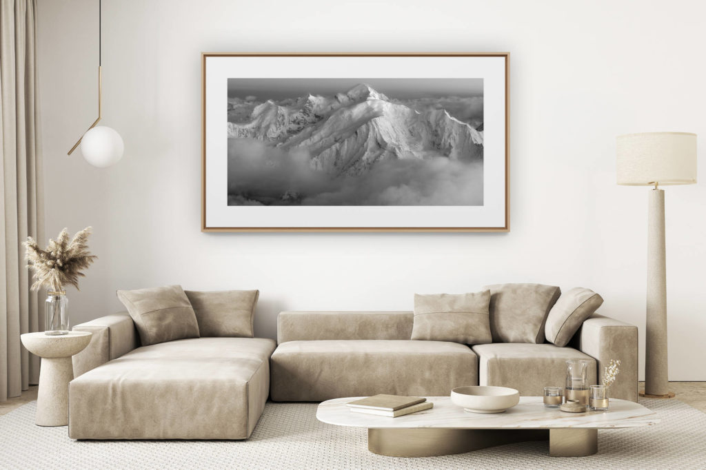 décoration salon clair rénové - photo montagne grand format - photo mont blanc noir et blanc - photo encadrée d'une panoramique de montagne en suisse