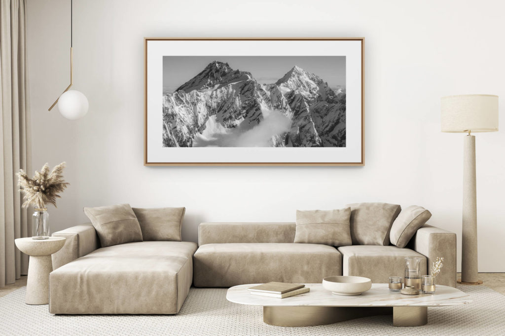 Dekoration renoviertes helles Wohnzimmer - Foto Berg im Großformat - Dent d&#039;Hérens - Dent Blanche - Fototafel der Berge von Zermatt und Crans Montana und Berg im Schnee in den Schweizer Alpen