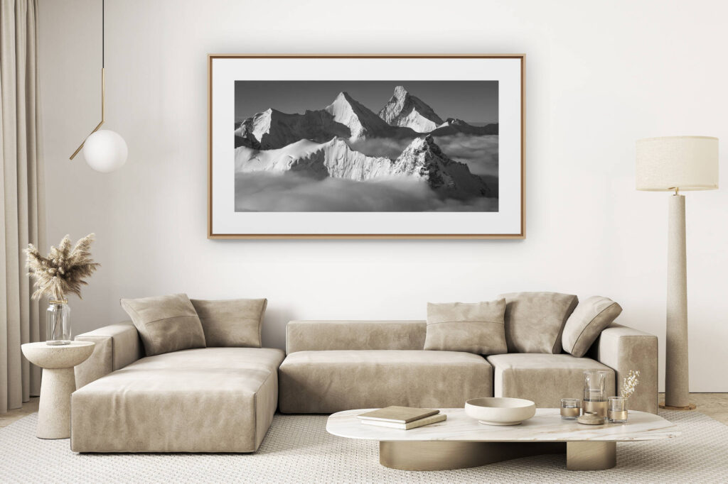 Dekoration helles Wohnzimmer renoviert - Foto Berg groß - -.