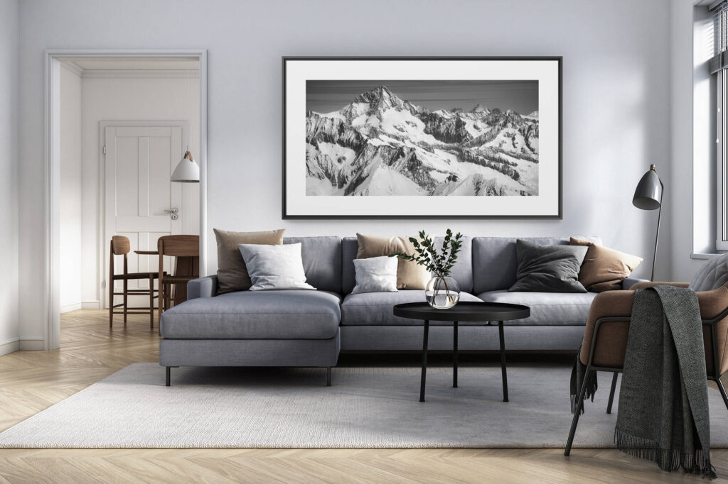 Innendekoration renoviertes Wohnzimmer Schweiz - Alpen Panorama Foto gross - Aletschhorn und Berner Alpen schwarz-weiss - Foto von Alpengipfeln und Bergmassiven der Schweiz