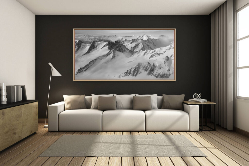 deco salon renovierte Berghütte - großformatiges Bergfoto - - Alpengletscher Oberland - Panoramafoto der Berner Schweizer Berge in Schwarz-Weiß