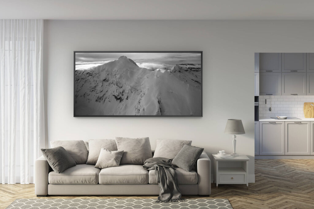 déco salon rénové - tendance photo montagne grand format - Mer de nuage noir et blanc - Photo montagne noir et blanc Weissmies Saas fee