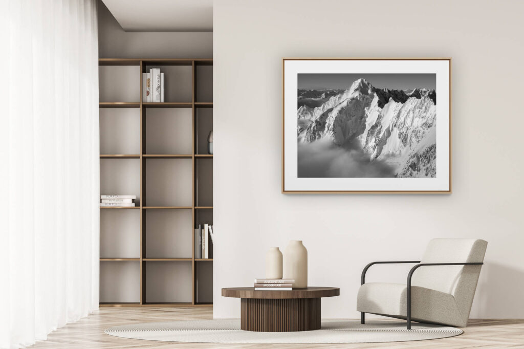deco trendiges Wohnzimmer modern - Foto Berg schwarz und weiß im Großformat -.