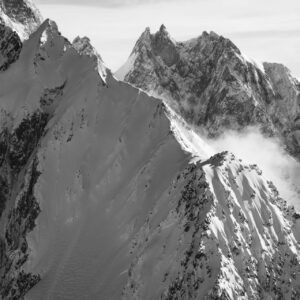 Photographie noir et blanc Pointe Baretti 4013m arête du Brouillard Aiguille Blanche Peuterey massif Mont-Blanc